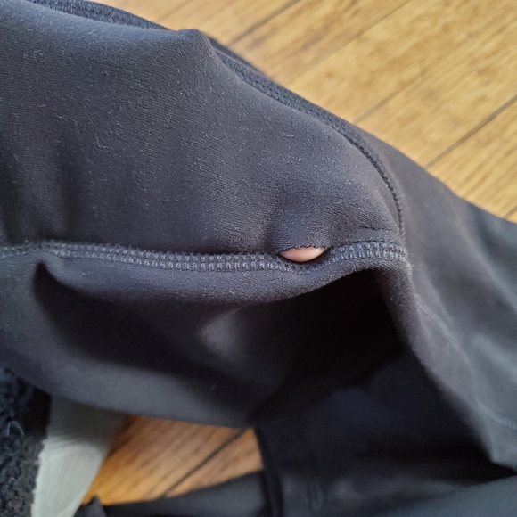 CLOSET CLOSING 7/31 Danskin pocket leggings size small - Picture 5 of 8